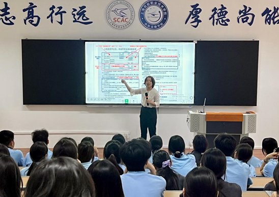 加强辅导员育人能力交流